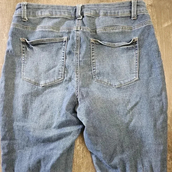 Maurices High Rise Skinny Distressed Jeans Plus Size 14W - Picture 7 of 7